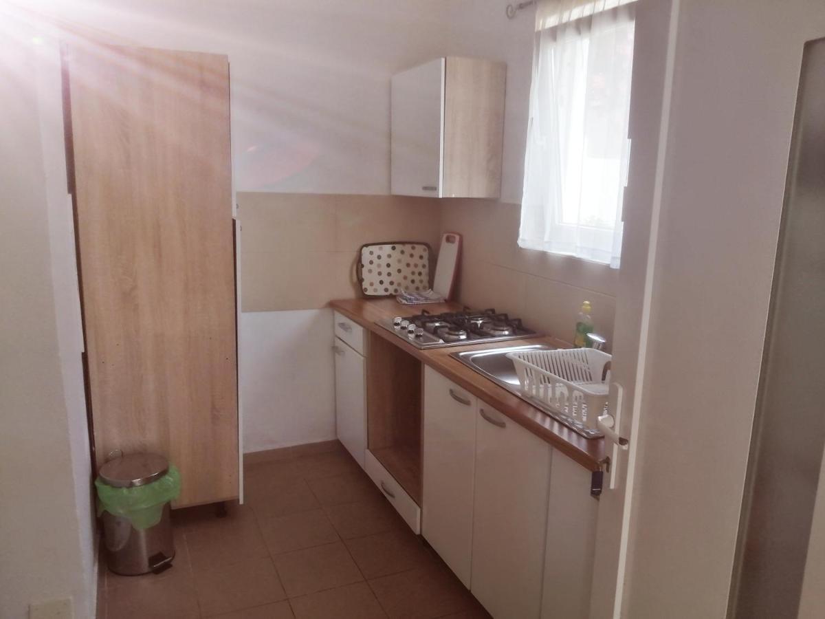 Apartments And Rooms Camelia Premantura Exterior photo